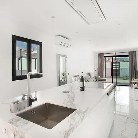 Sunset House Maspalomas 假日公园 *